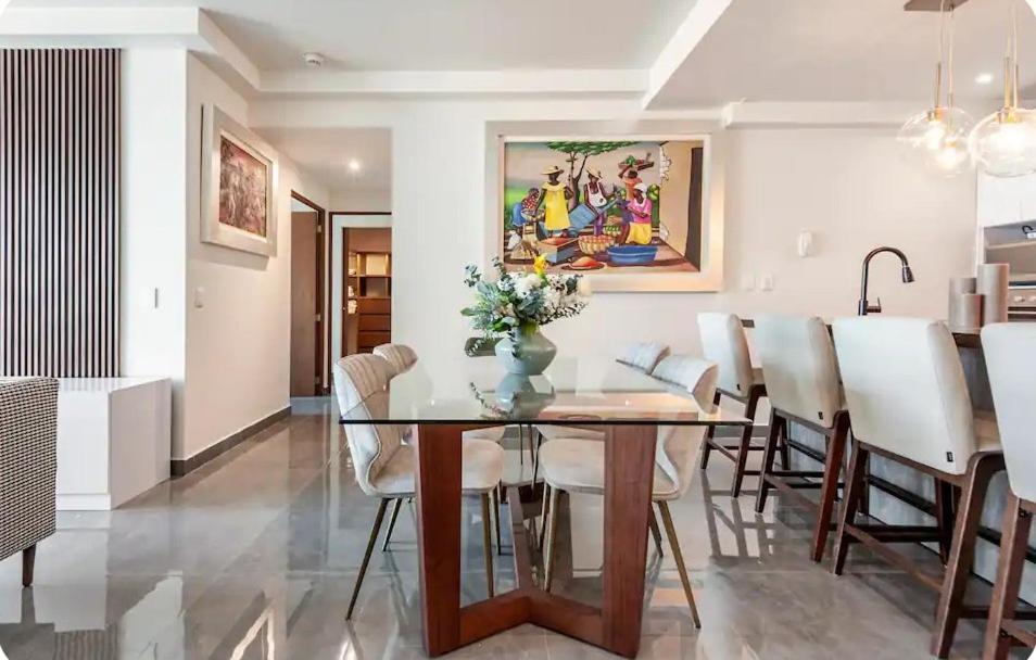 Luxury With Incredible Amenities Apartment